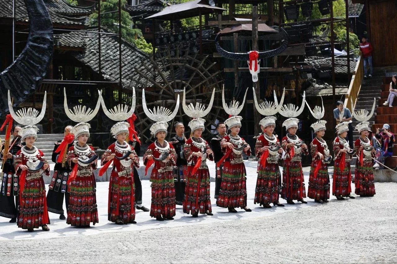 服饰民俗所体现的社会观念 简述服饰民俗的作用